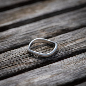 Bague en or, création d'Emily Gargantini, Chania