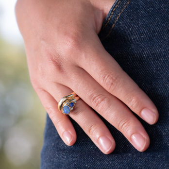 Bague en or et email, création d'Emily Gargantini, Chania
